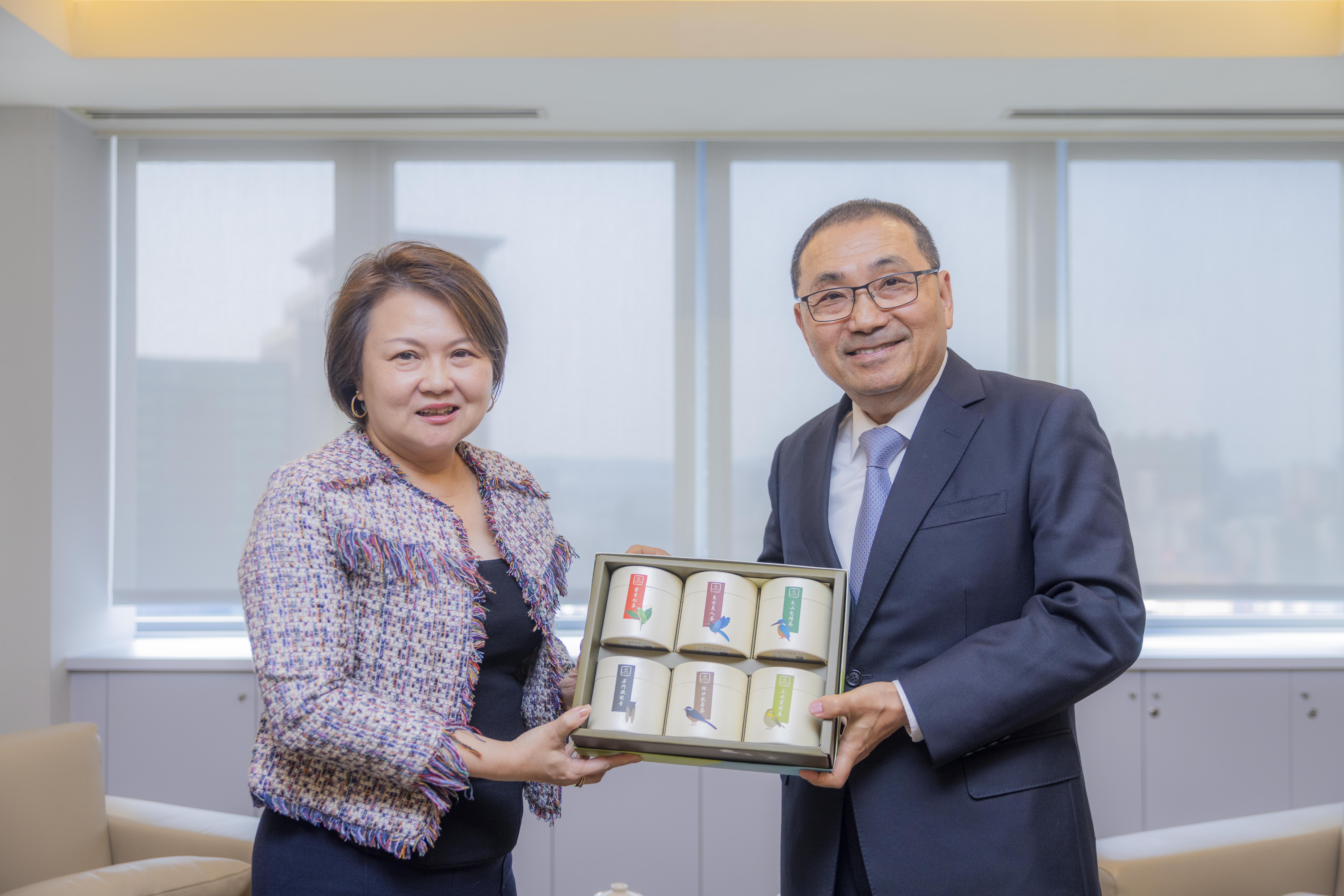 加坡駐台代表符秀麗蒞府拜會 侯友宜盼深化合作情誼歷久彌...