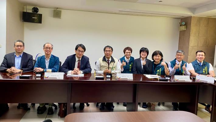 數發部長林宜敬南下拜會黃偉哲市長 攜手強化公務治理效率...
