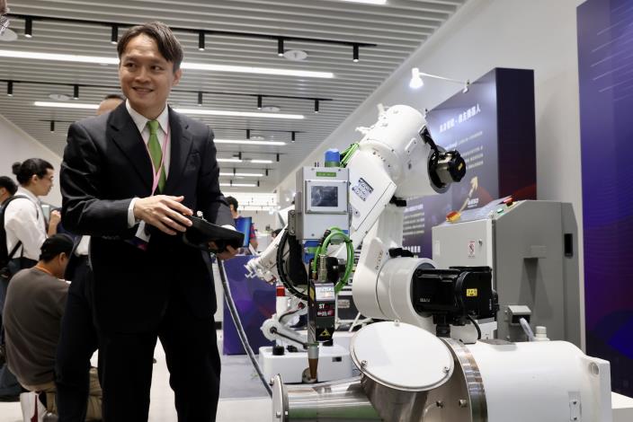 國家智慧機器人研究中心揭牌落腳沙崙　台南邁向AI機器人...