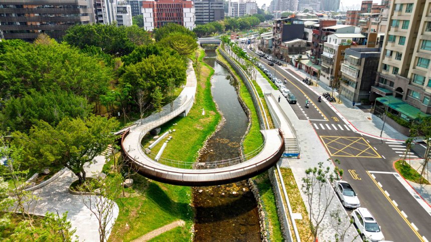 全國首創都市計畫變更「還地於河」  磺港溪再造工程今天...