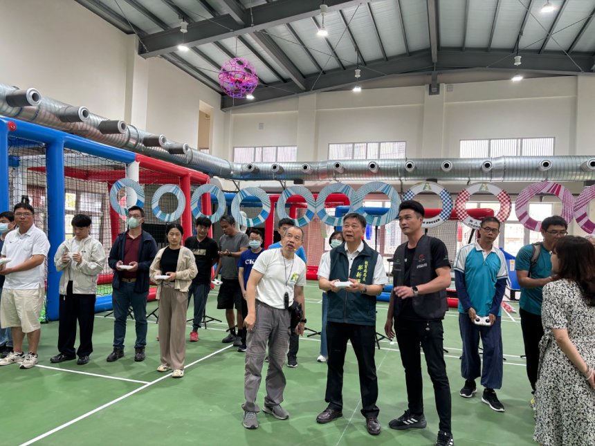 台南首辦無人機足球師培  120名教師參與...