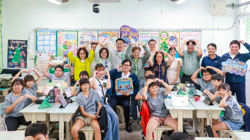 高雄市「班班有大型觸控螢幕」  5,000間智慧教室到位