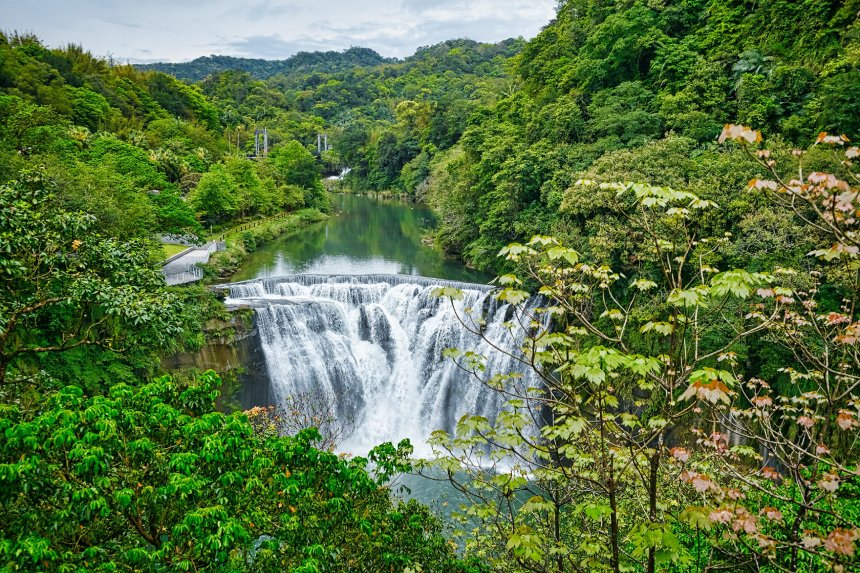 十分瀑布延長開園迎夏季  順遊平溪線山城風光...