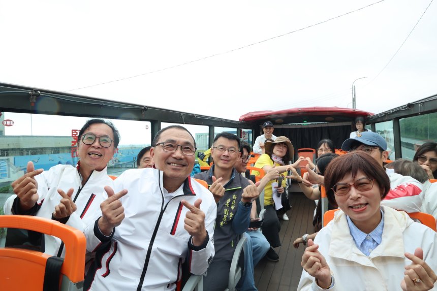 新北移動觀景台  青春山海線景觀雙層巴士登場...