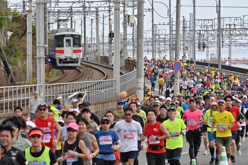 2026神戶馬拉松開放報名  桃園市民參賽送舒華樂桃桃行李箱...