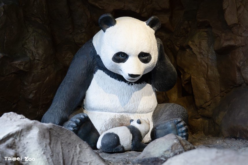溫馨五月天  台北動物園母親節尋找親子雕塑一起「愛的三...