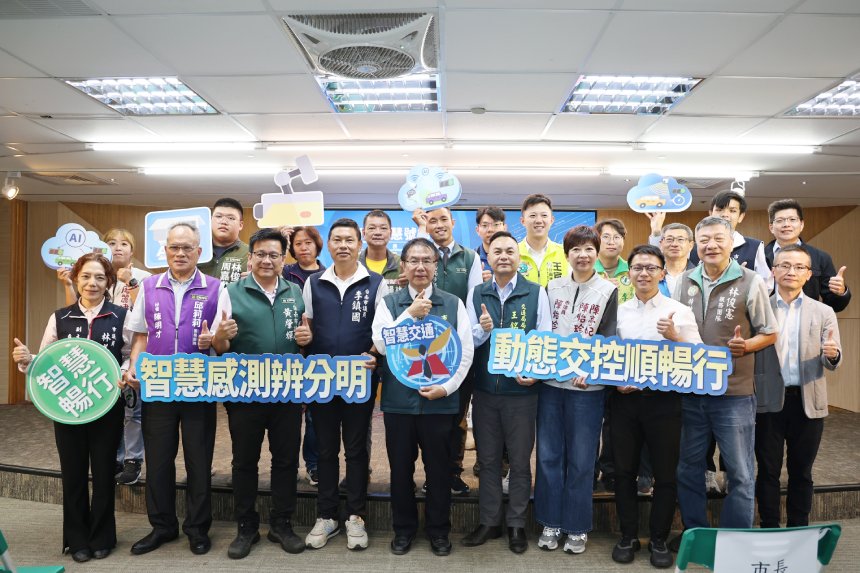 南科新港社大道智慧路廊啟用  通勤時間最高降16%...