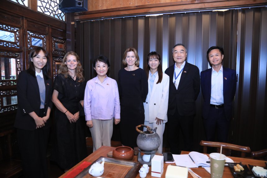 英國在台辦事處訪中市  品味茶香中升溫雙方經貿互動...