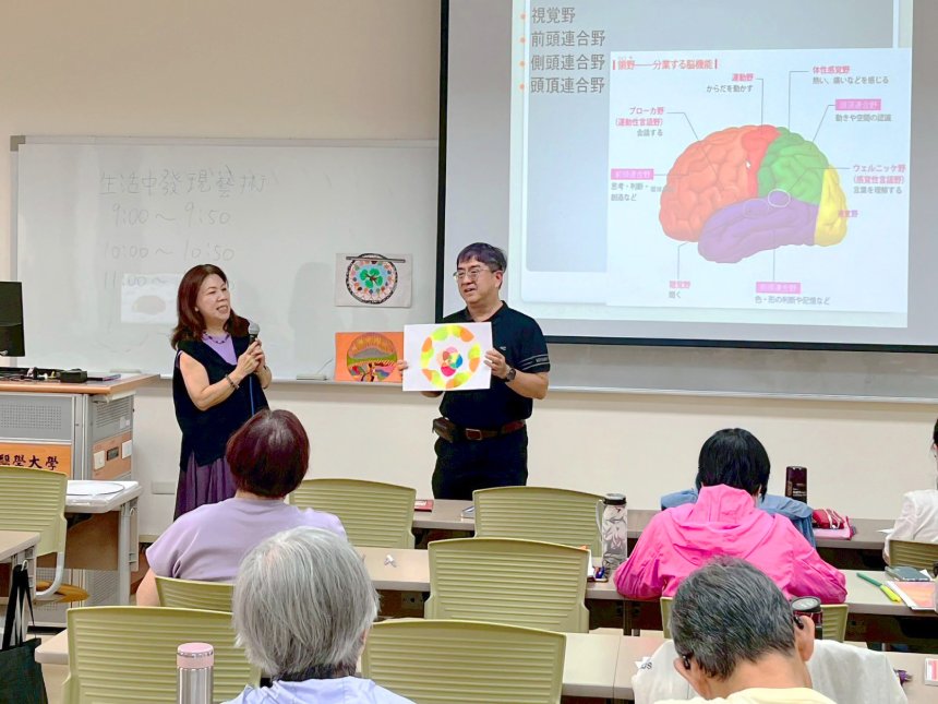 陪熟齡族開啟第二人生  中山醫樂齡大學療癒開課啦...