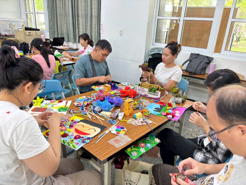 用色彩為生活打氣  岡山戶政陪伴新住民守護正能量