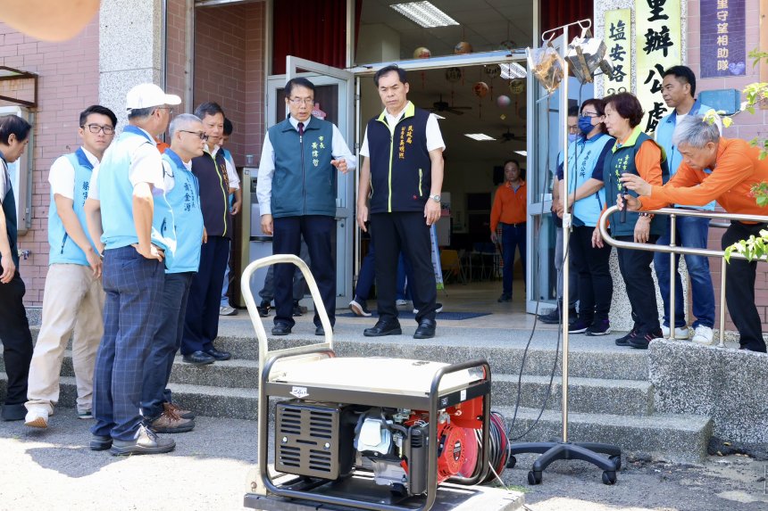 巴威颱風逼近  黃偉哲赴安南區視察防颱整備...