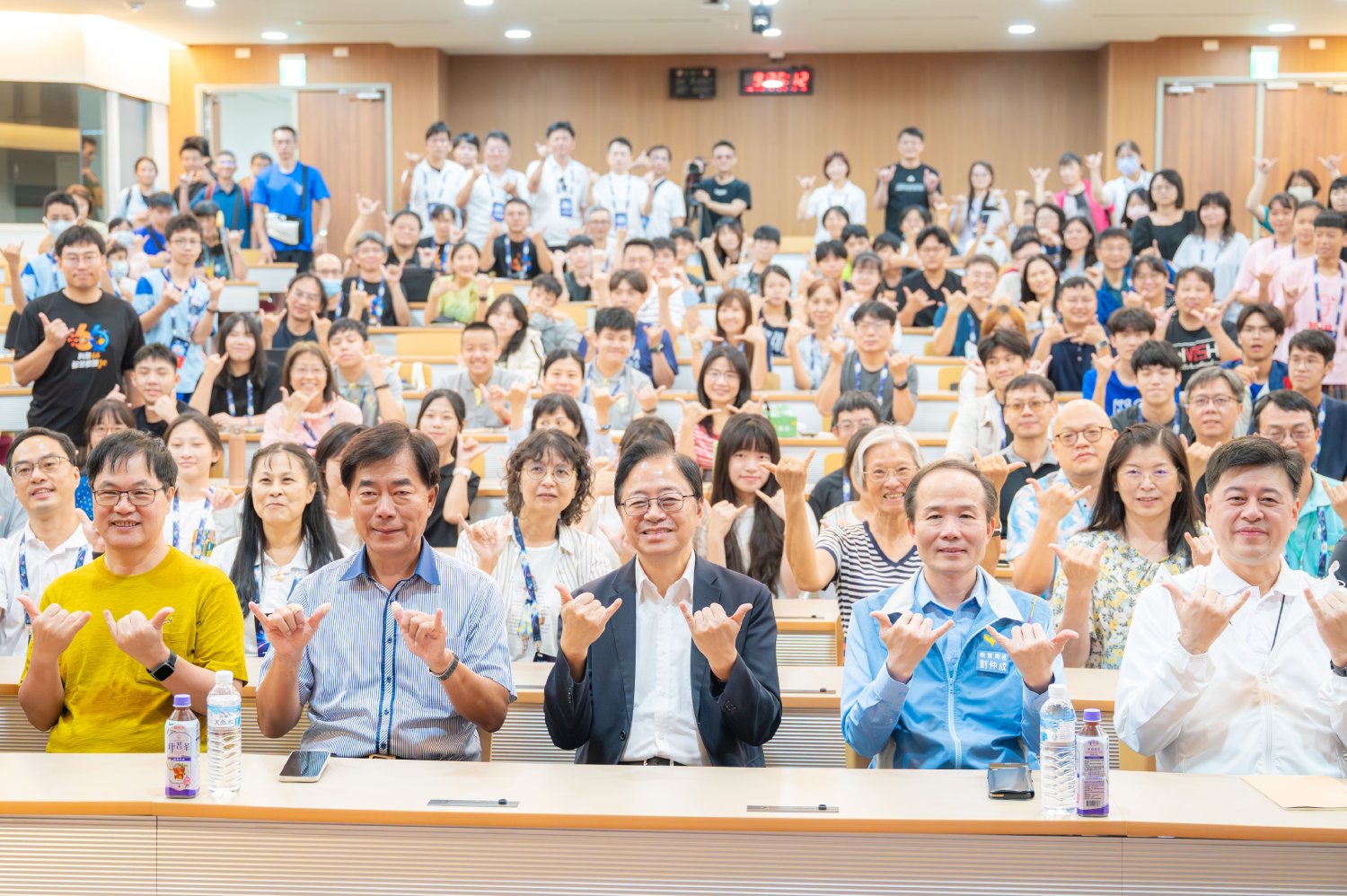 全國科展「與大師有約」聚焦太空未來  張善政勉學子保持...