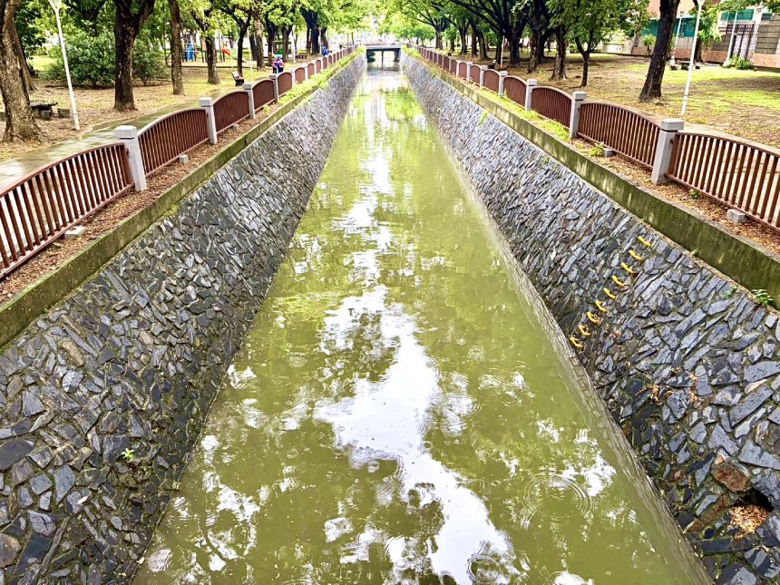 楠梓後勁溪死魚事件  高市府完成清理、檢驗與稽查
