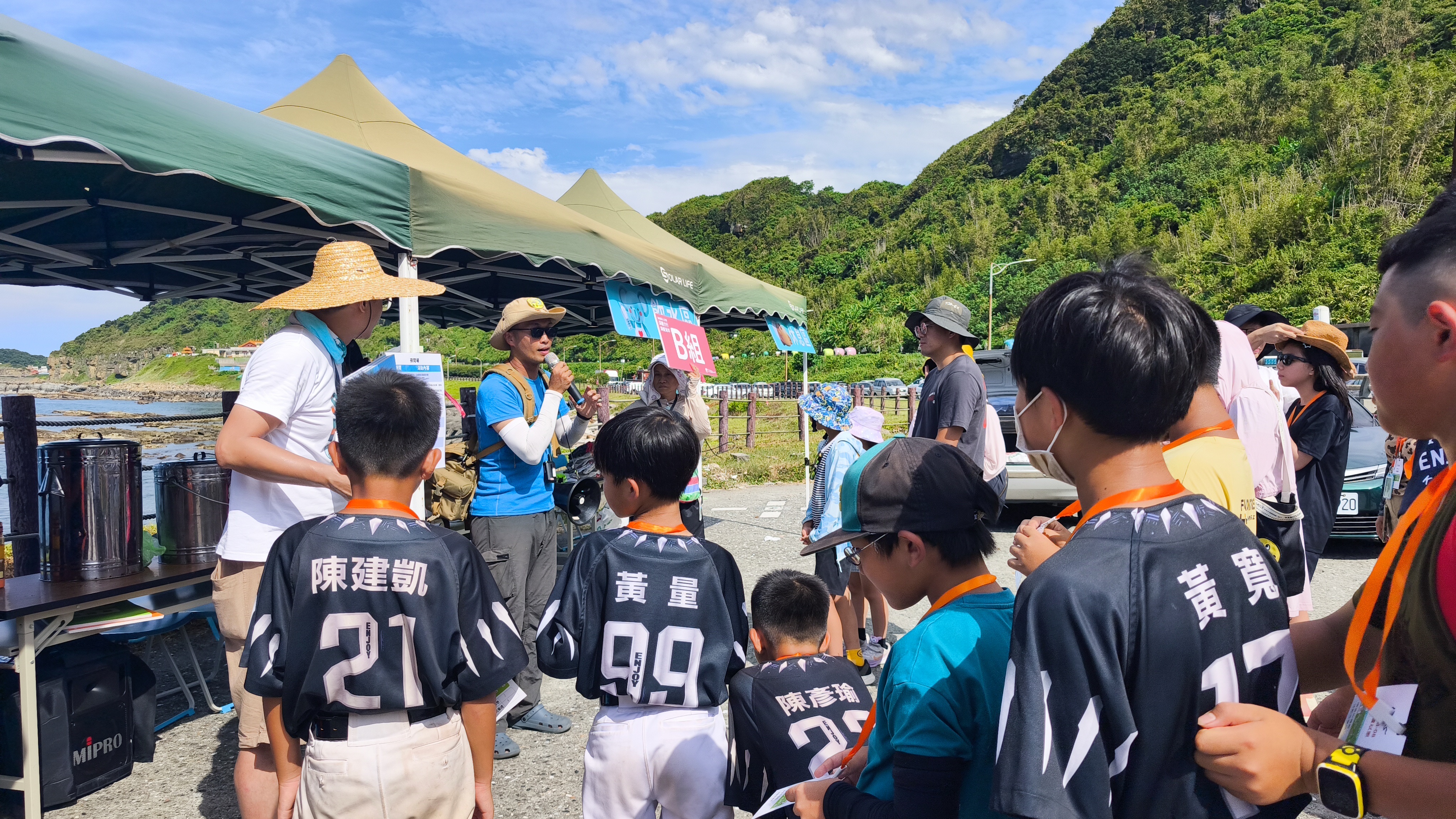 深澳鐵道自行車淨灘清出185公斤海廢 實踐環境教育...