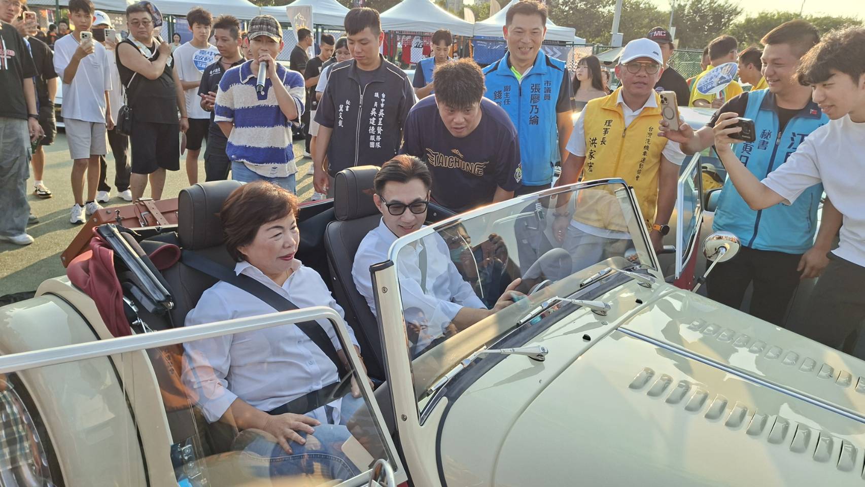 號召2百輛超跑、漂移車齊聚　「賽車籃球X文藝嘉年華」中央公園登場