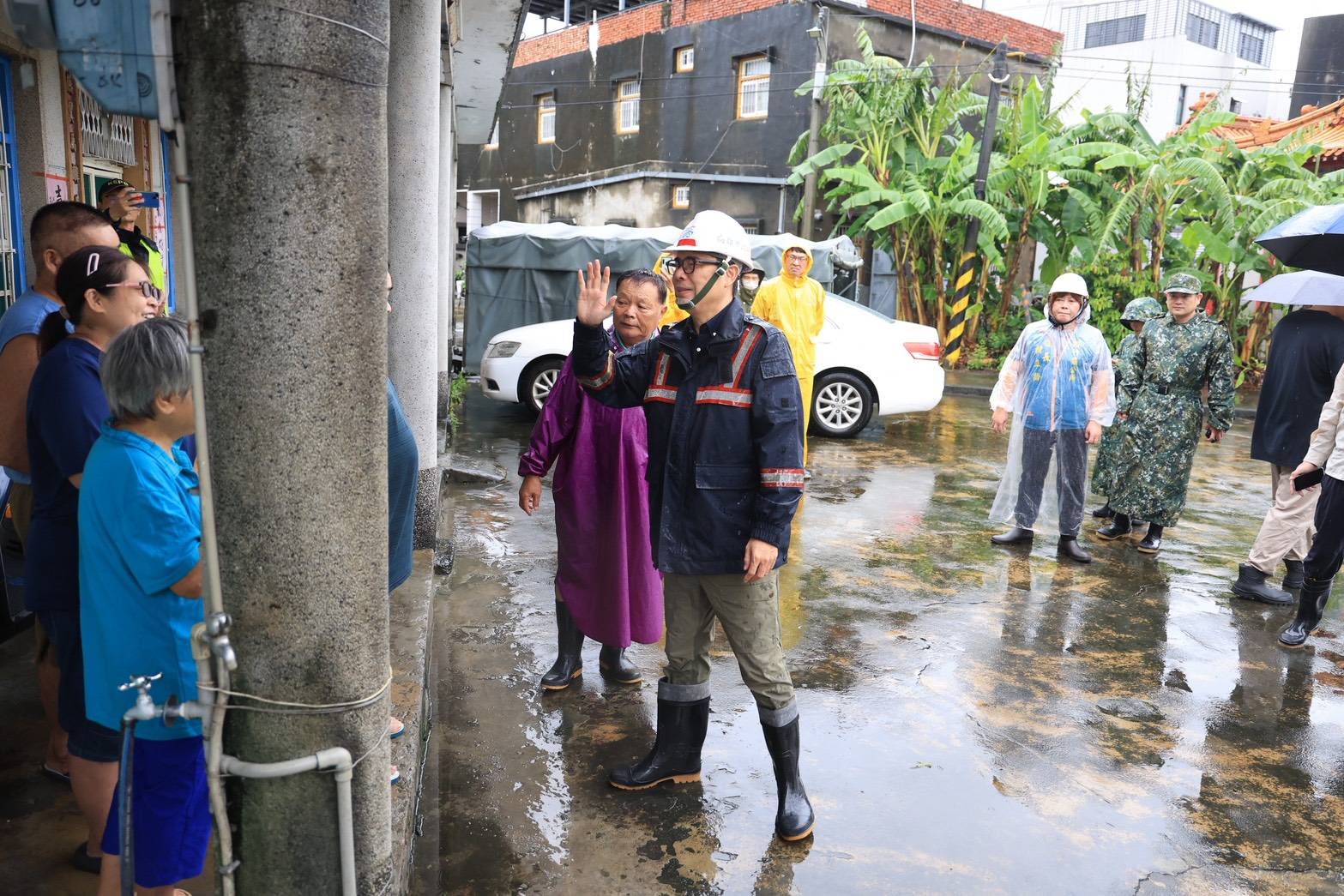 超大豪雨強襲高雄 陳其邁馬不停蹄緊盯水情掌握各地災情